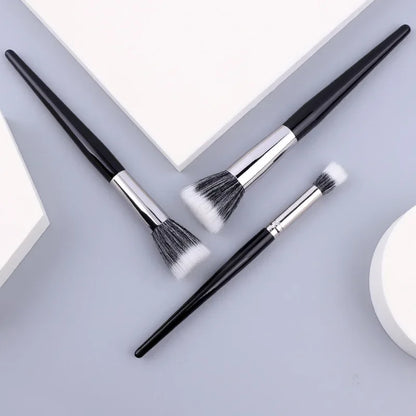 Pointillator brush Blush brush Pure wool flat head Cangzhou makeup brush Soft bristle wooden handle Beauty tool